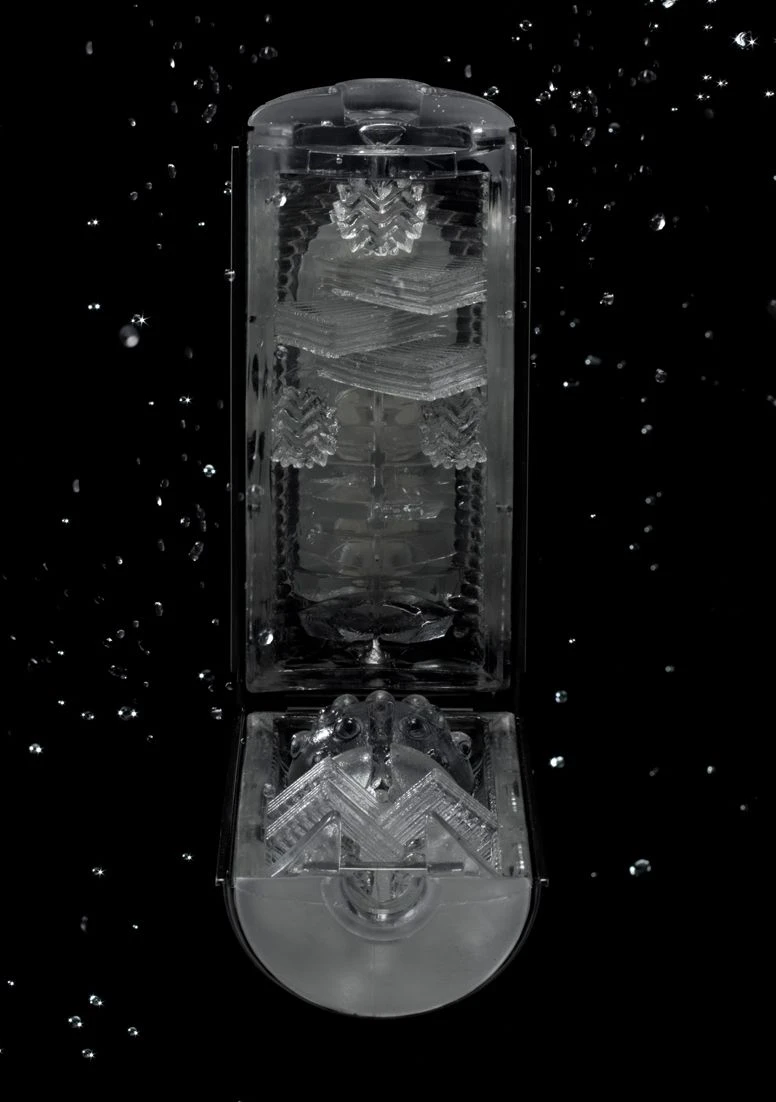 Tenga Flip Hole Masturbator | Black 4 Tenga Flip Hole Masturbator | Black - Image 4